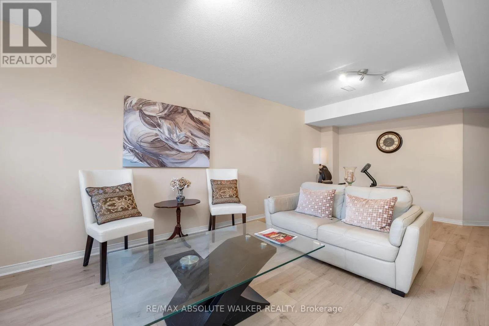 607 AQUAVIEW DRIVE