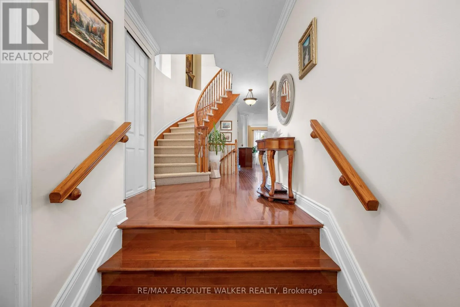 607 AQUAVIEW DRIVE