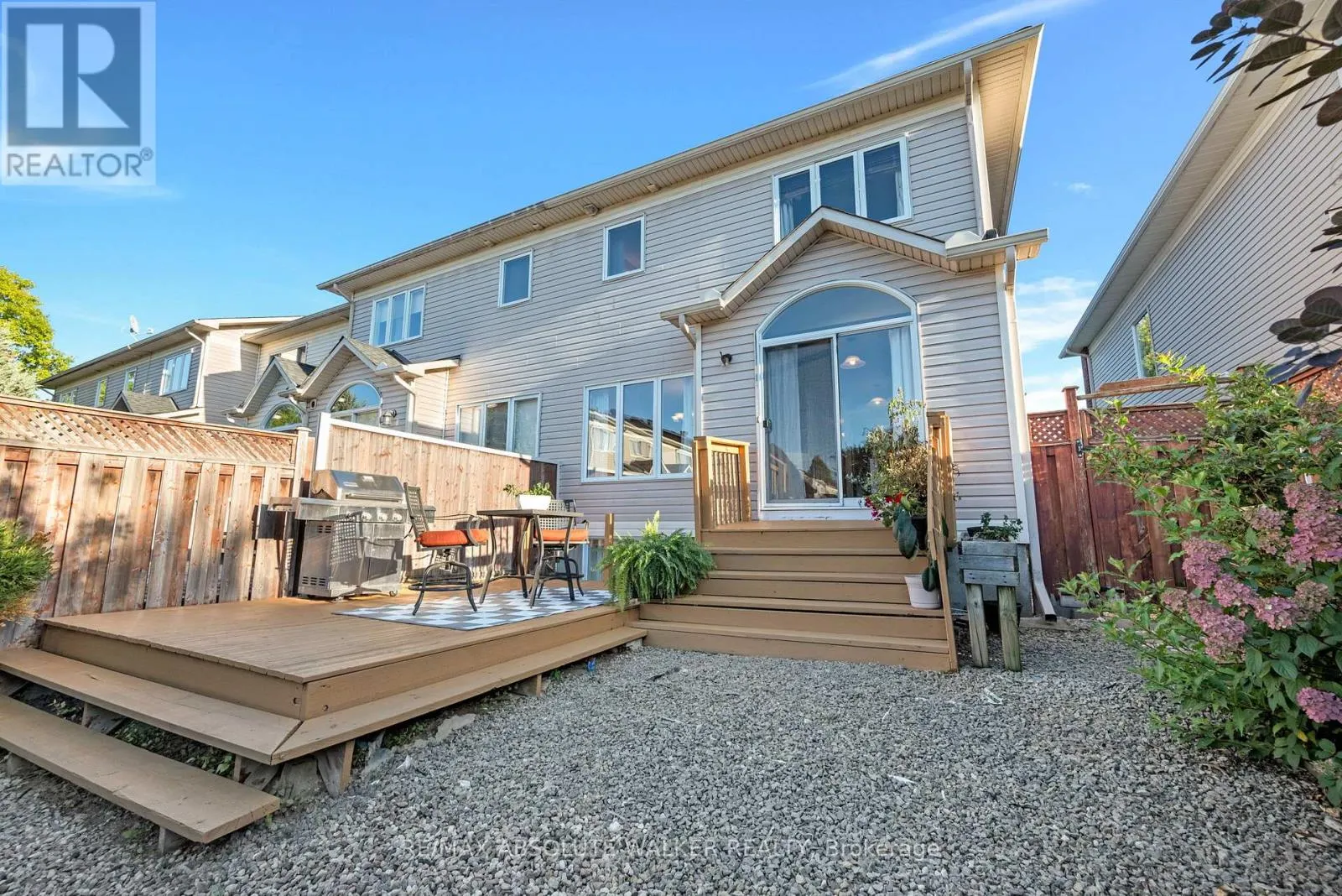 607 AQUAVIEW DRIVE