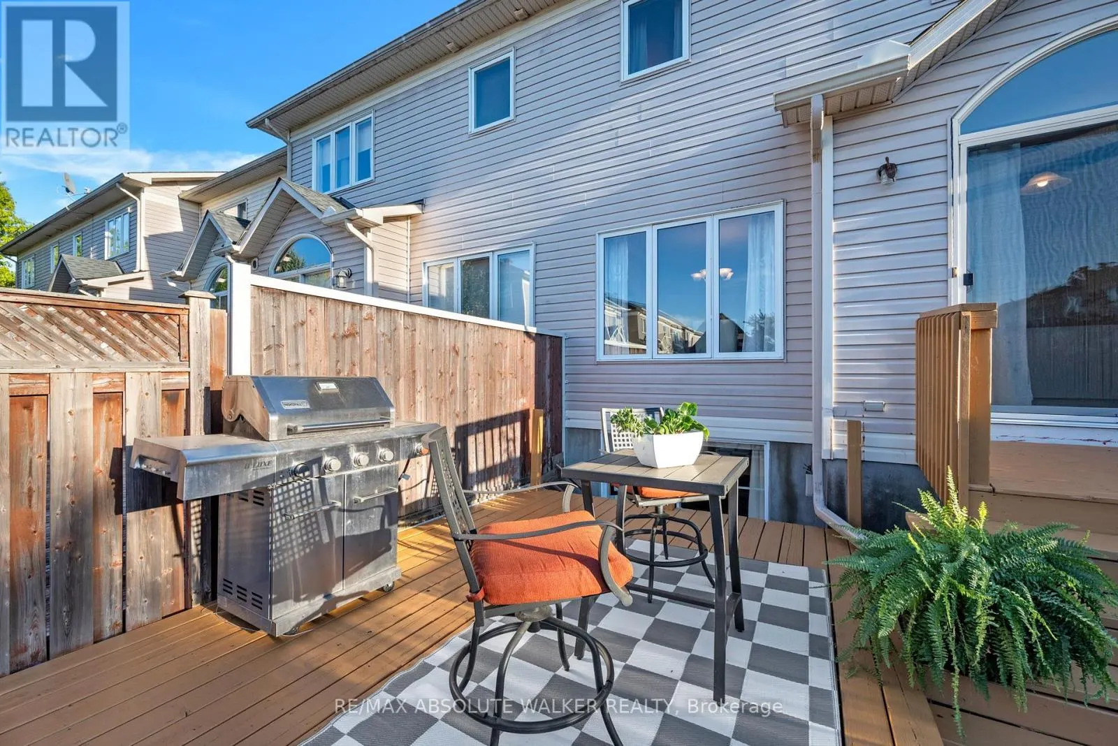607 AQUAVIEW DRIVE