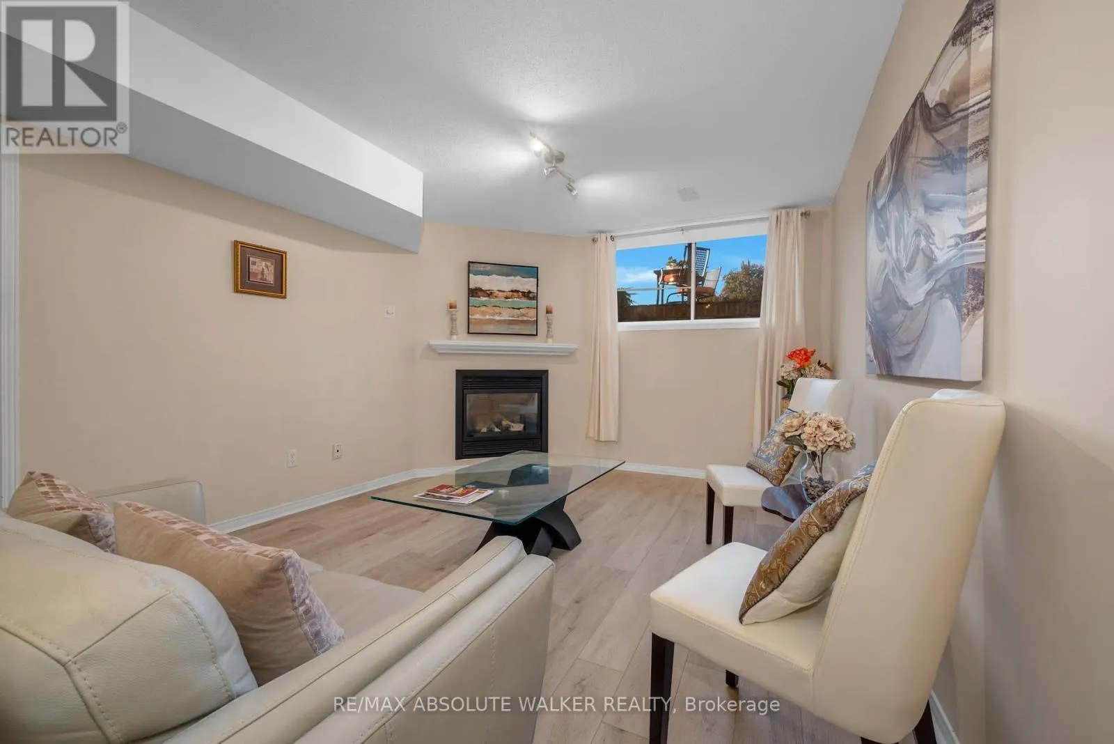 607 AQUAVIEW DRIVE