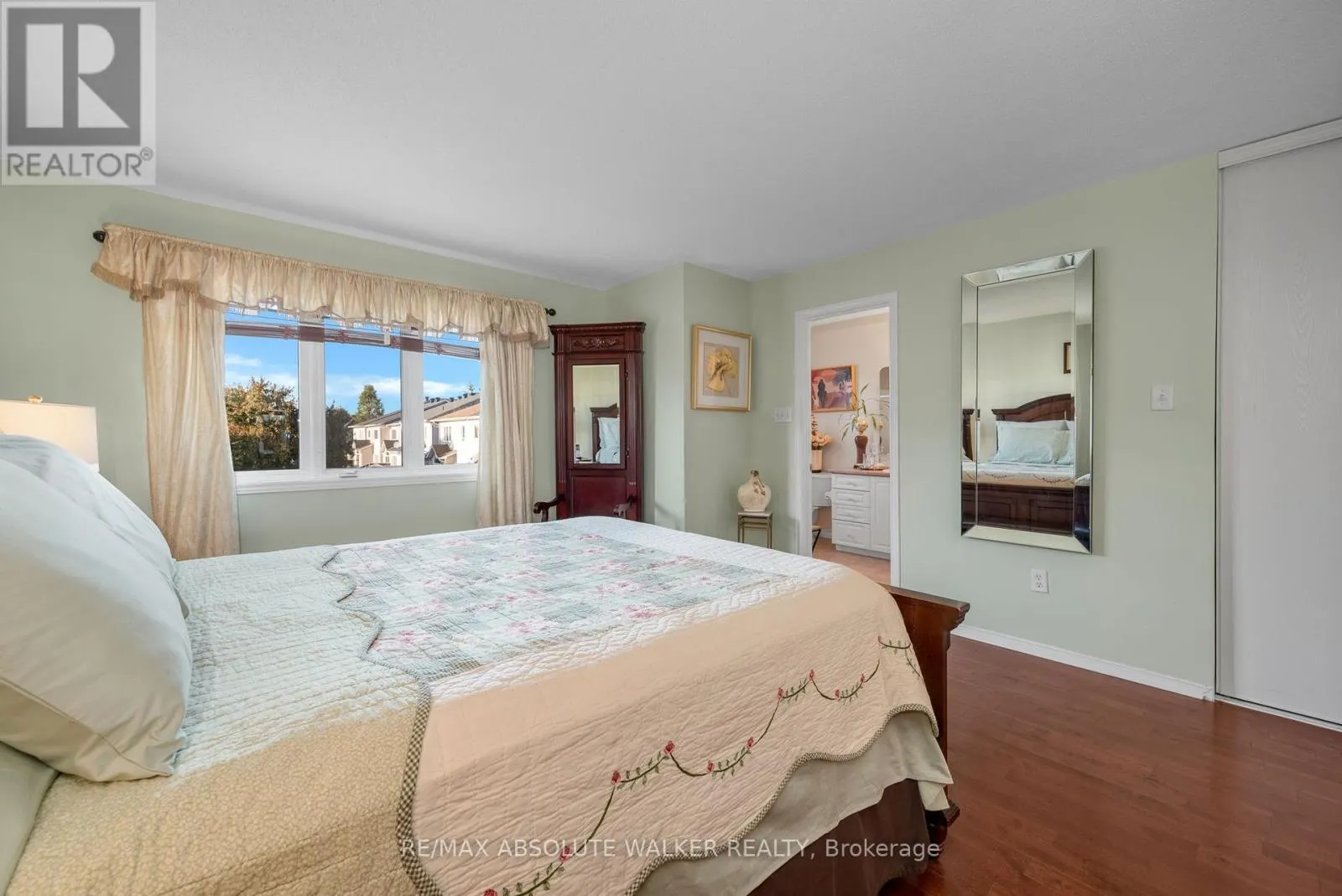 607 AQUAVIEW DRIVE