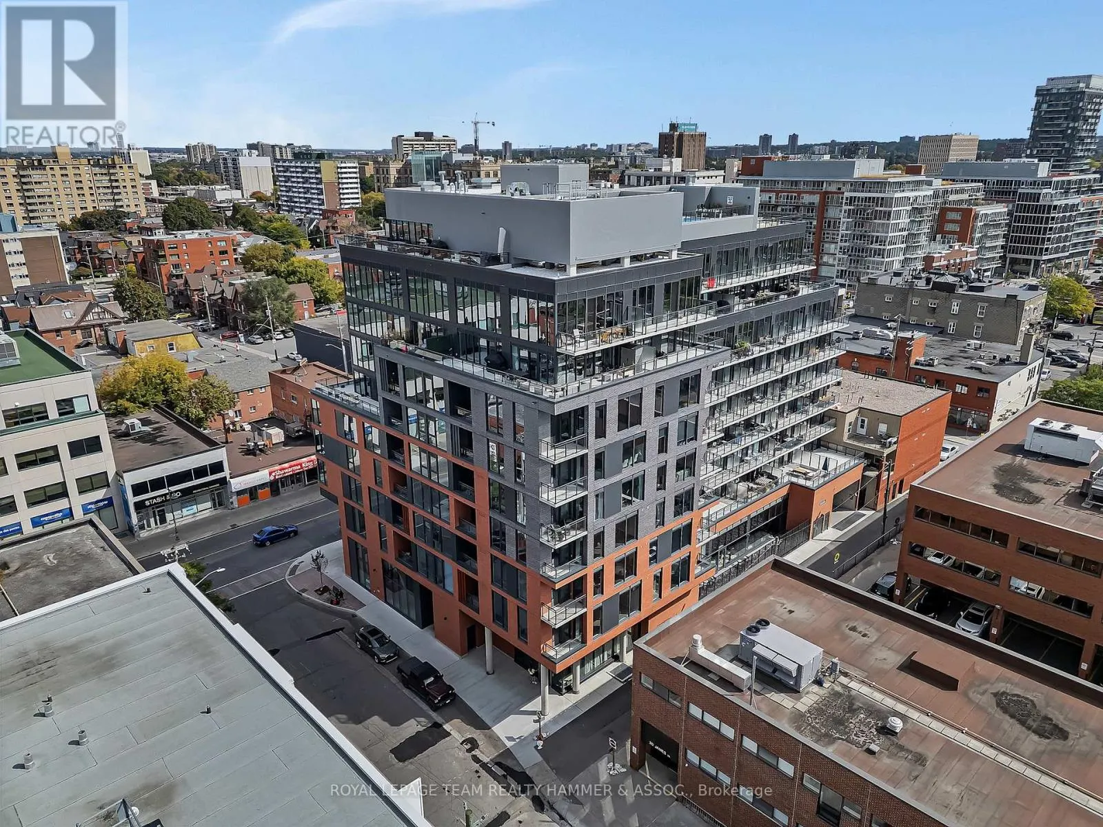 210 - 10 JAMES STREET
