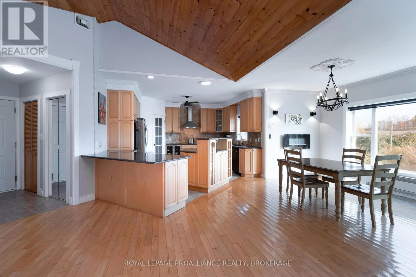 10 NORTH SHORE ROAD