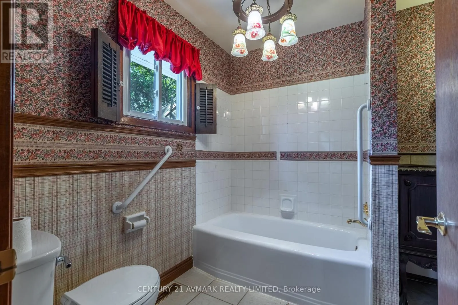 382 DOAN'S RIDGE ROAD