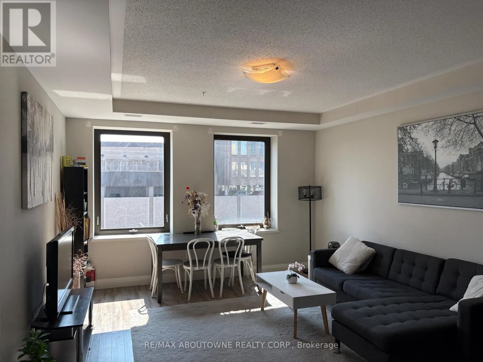 419 - 118 KING STREET E