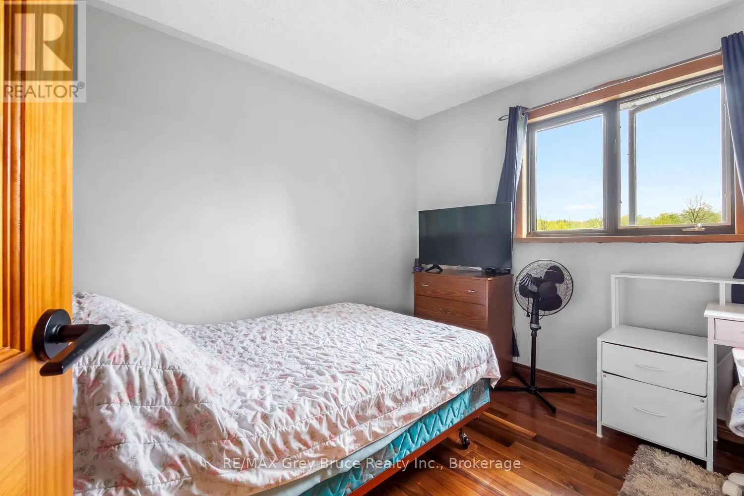 1033 BRUCE ROAD 9