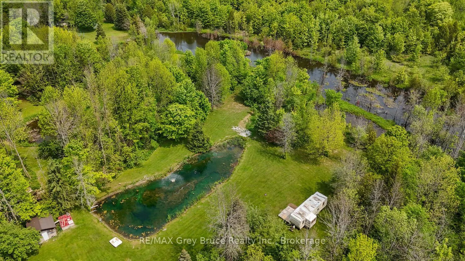 1033 BRUCE ROAD 9