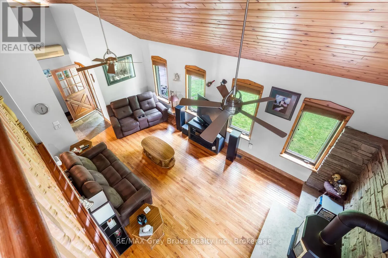 1033 BRUCE ROAD 9