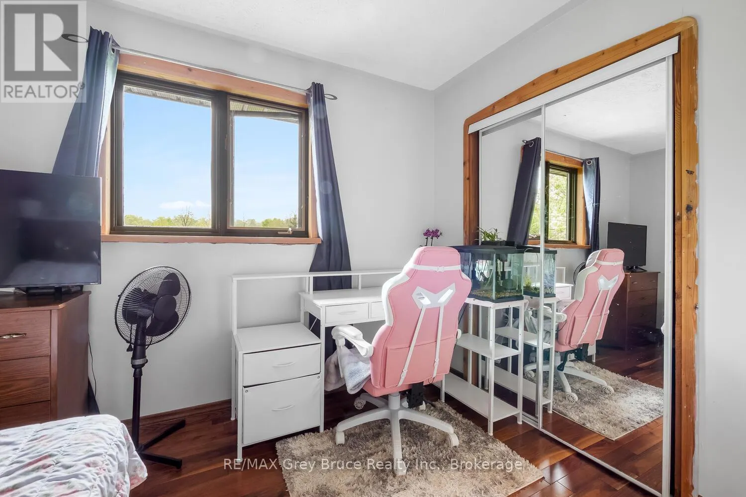 1033 BRUCE ROAD 9
