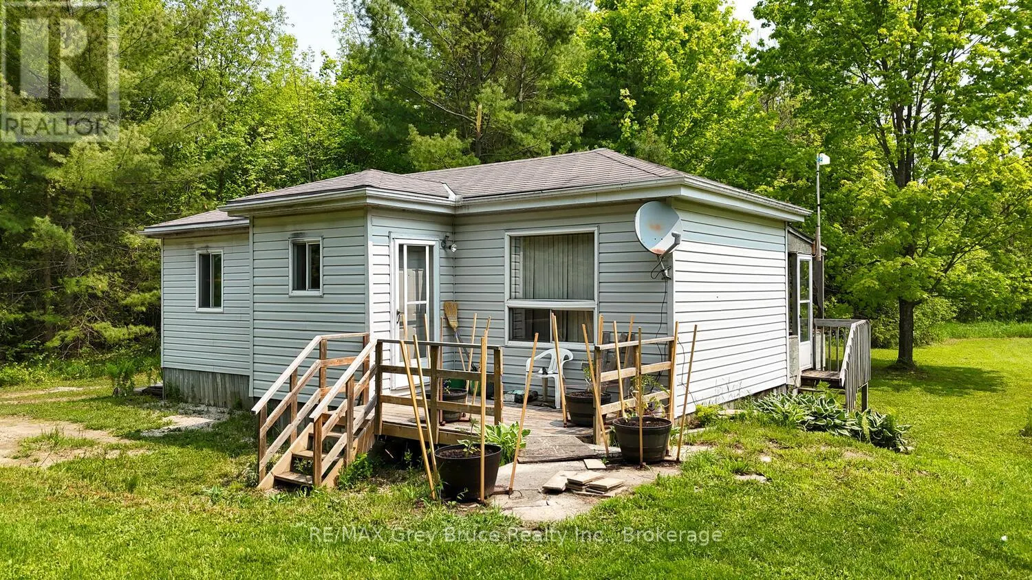 1033 BRUCE ROAD 9