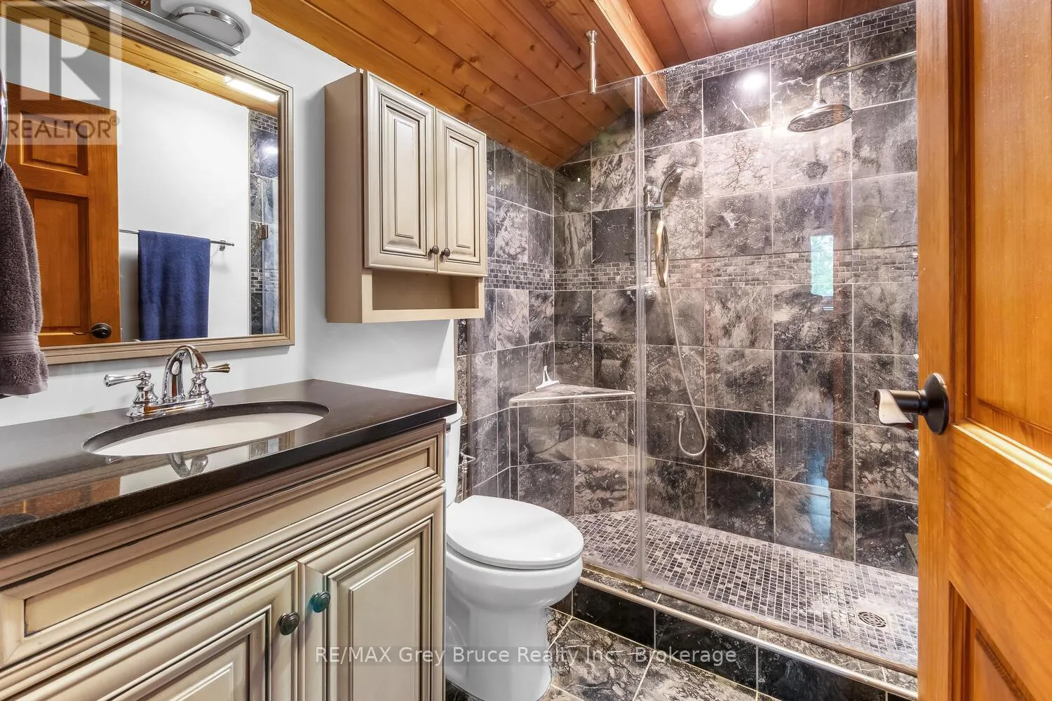 1033 BRUCE ROAD 9