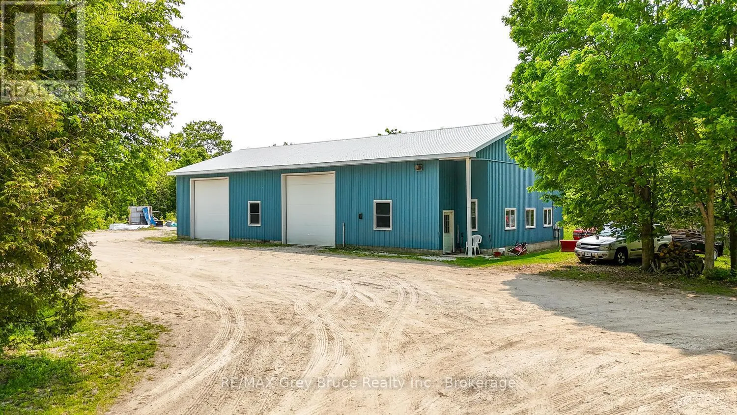 1033 BRUCE ROAD 9