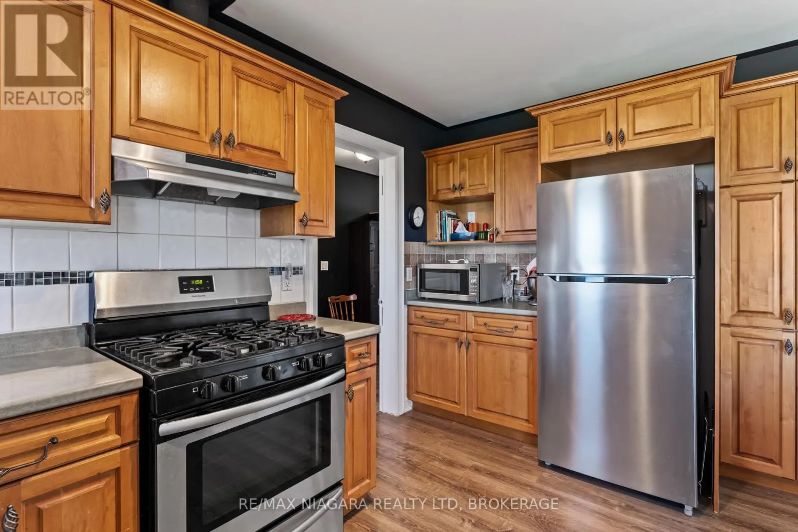 374 NIAGARA STONE ROAD
