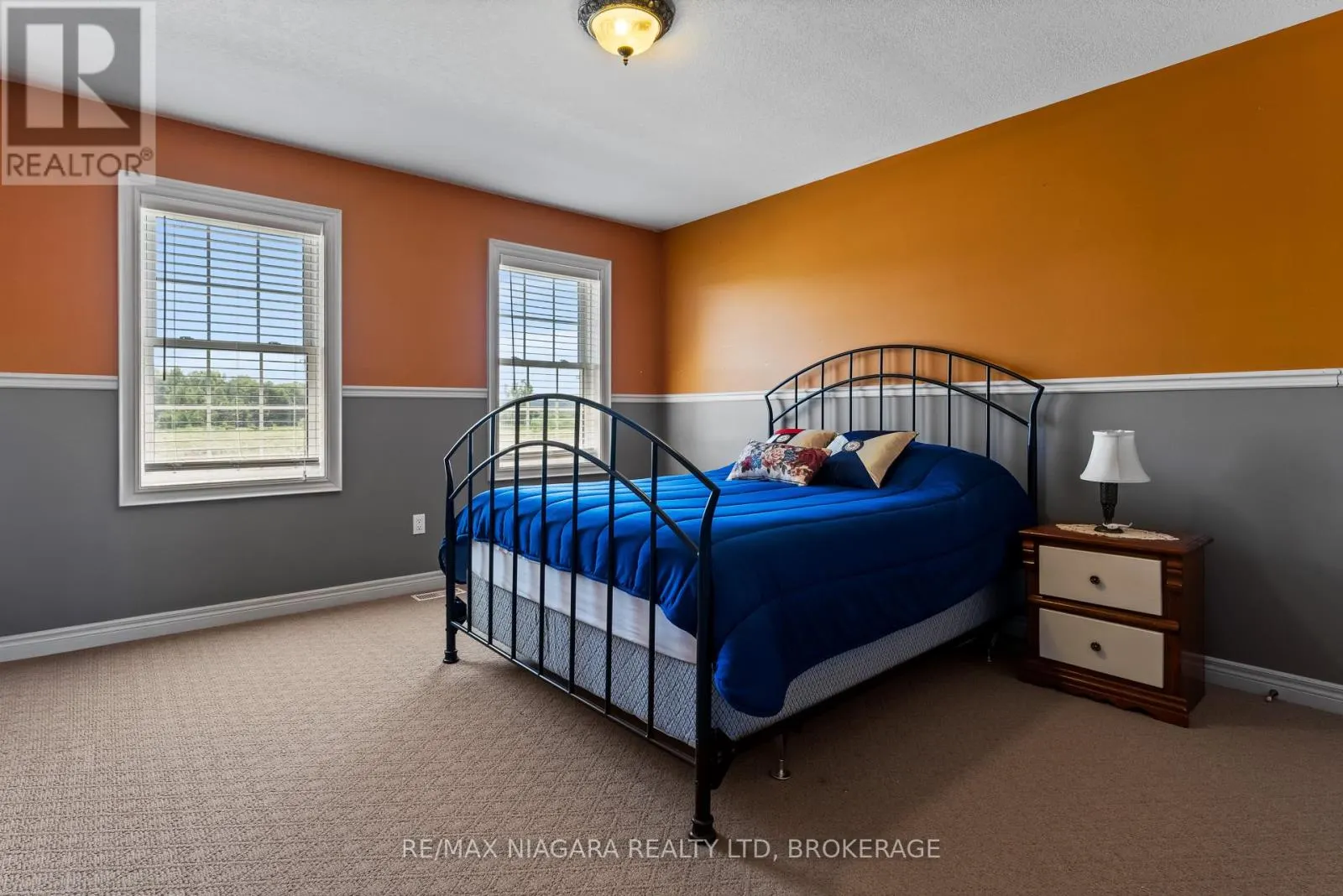 374 NIAGARA STONE ROAD