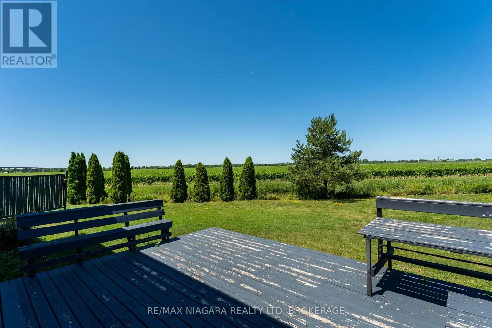 374 NIAGARA STONE ROAD
