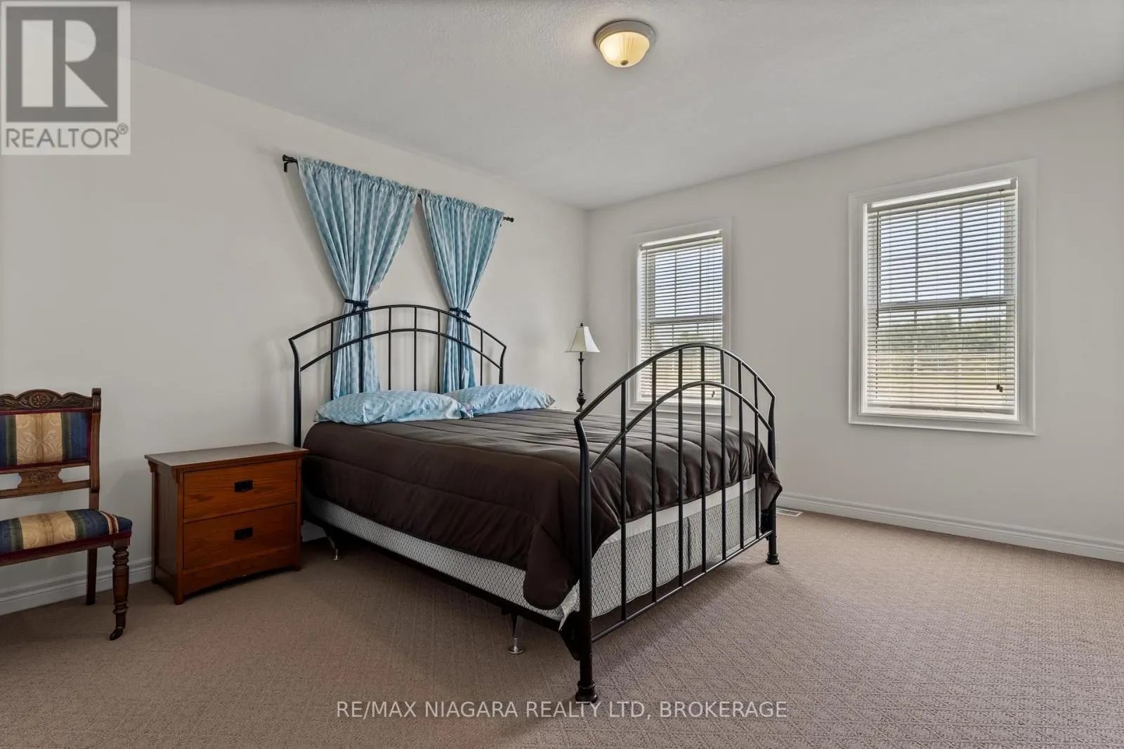 374 NIAGARA STONE ROAD