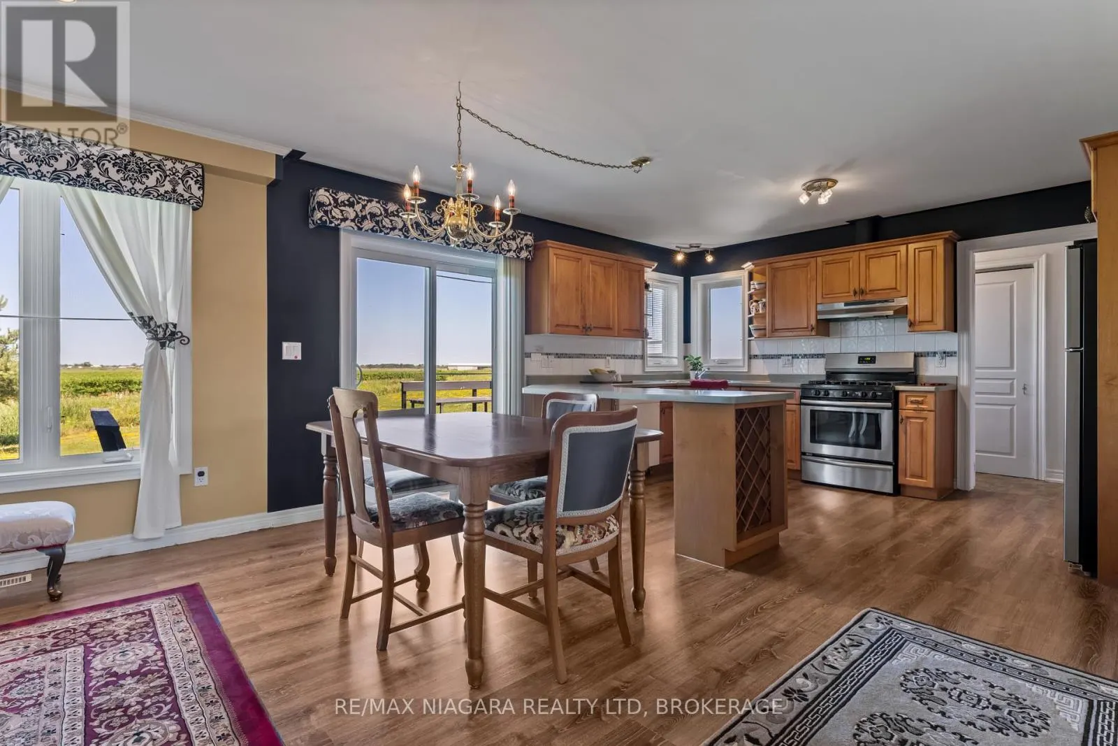 374 NIAGARA STONE ROAD