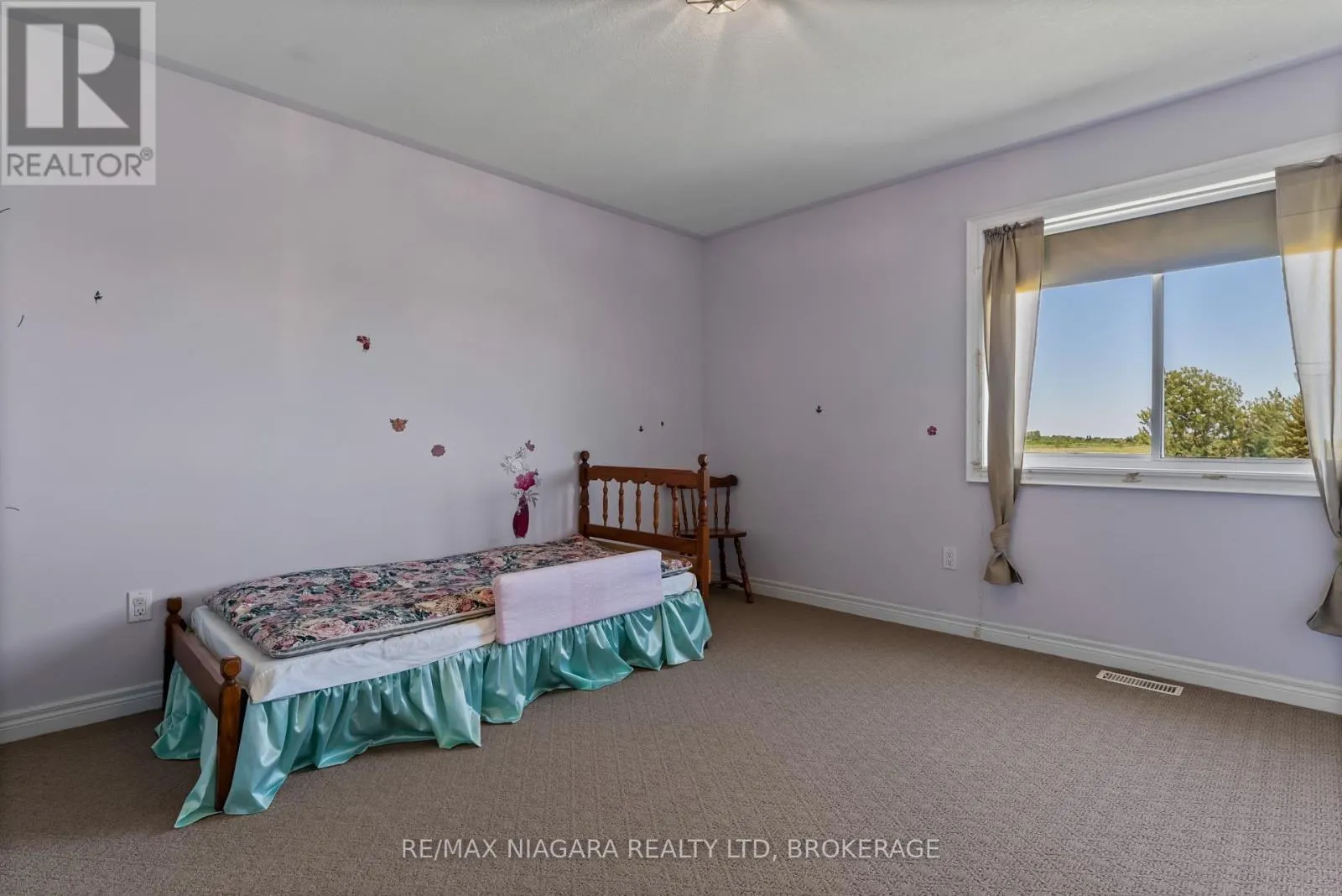 374 NIAGARA STONE ROAD