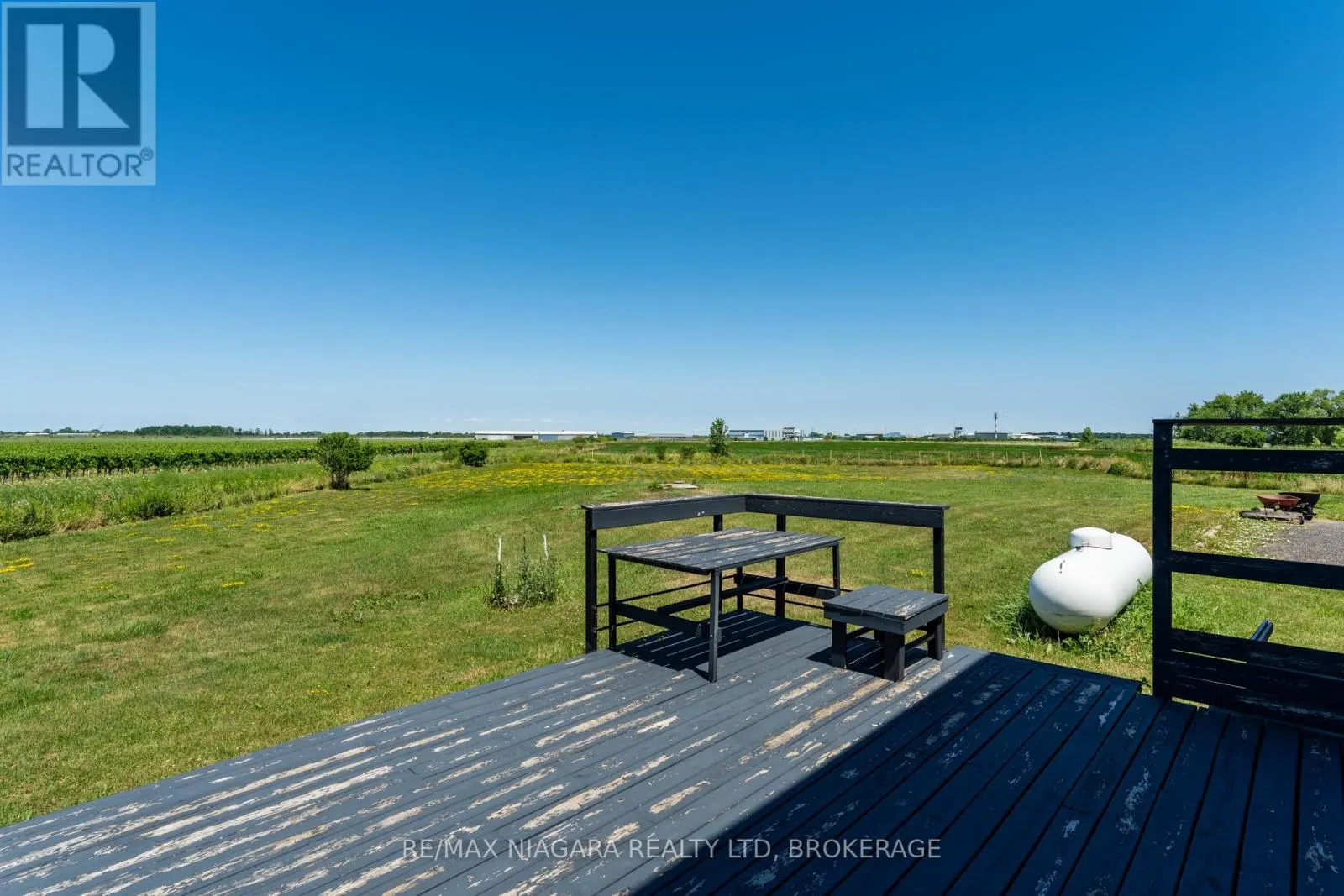 374 NIAGARA STONE ROAD