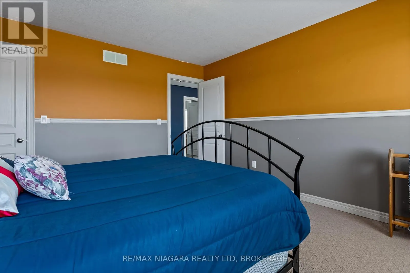 374 NIAGARA STONE ROAD
