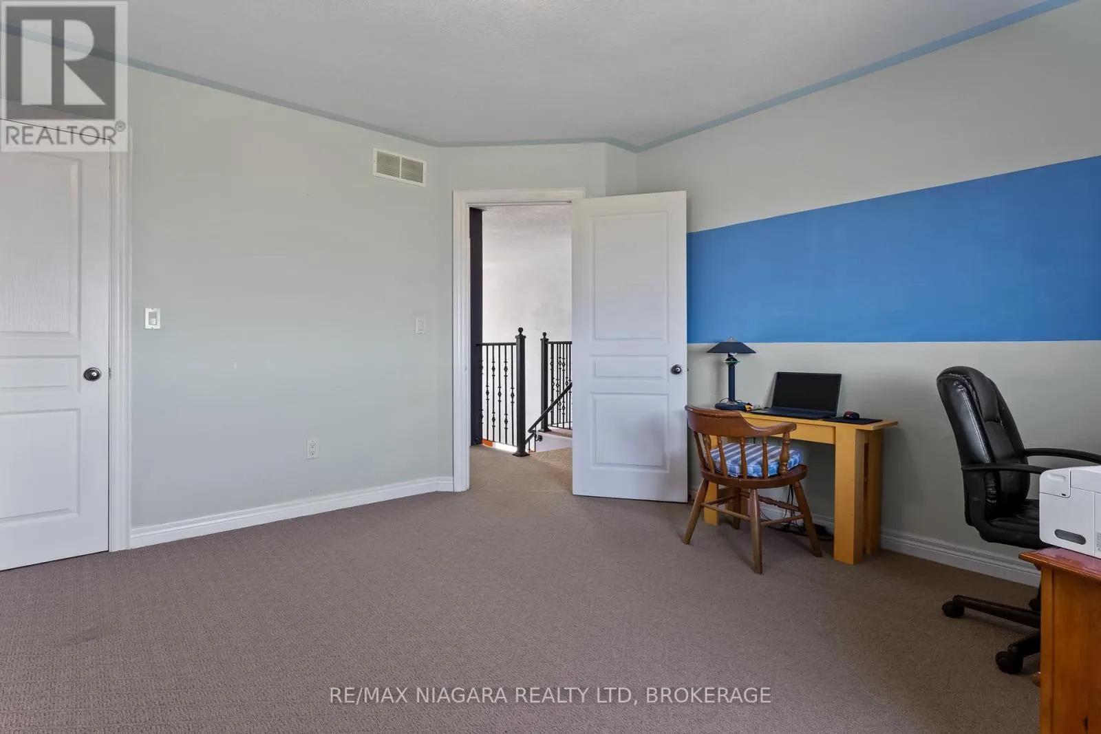 374 NIAGARA STONE ROAD