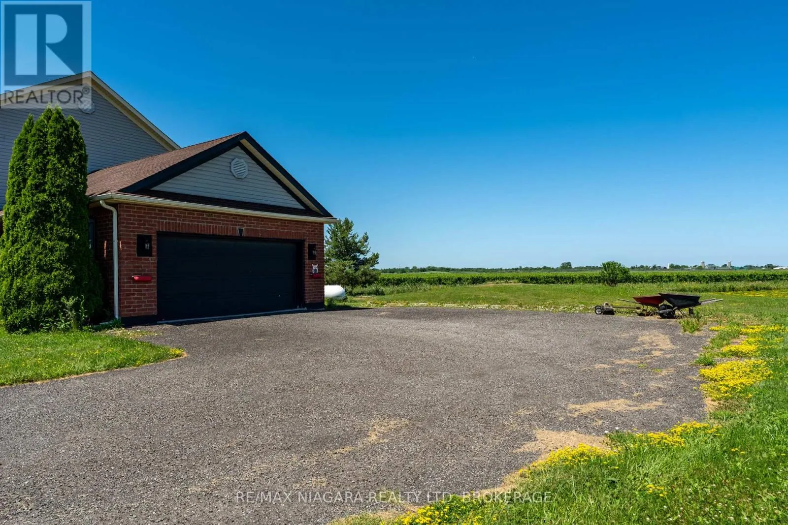 374 NIAGARA STONE ROAD
