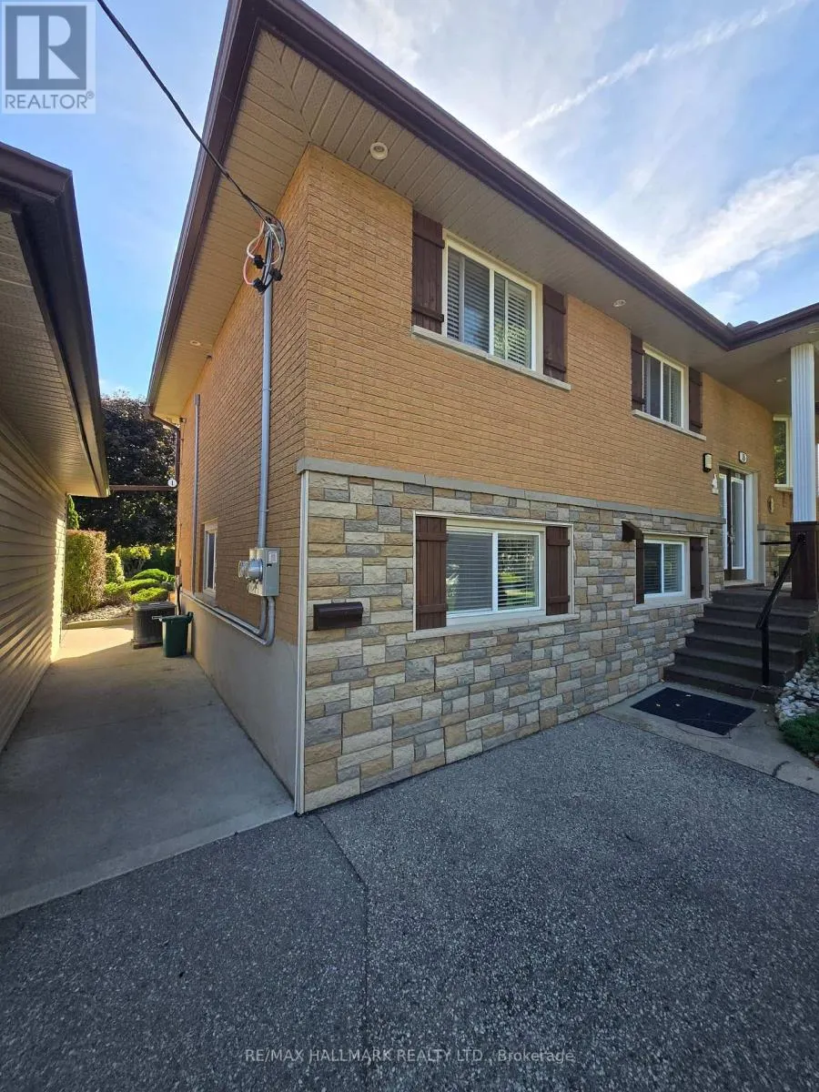 101 - 18 SUMMERSIDE CRESCENT