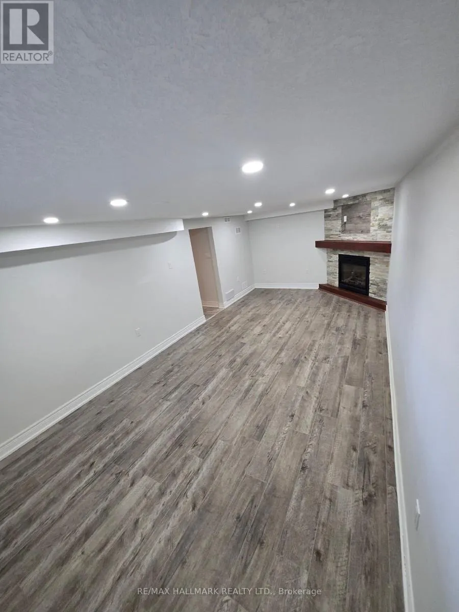 101 - 18 SUMMERSIDE CRESCENT