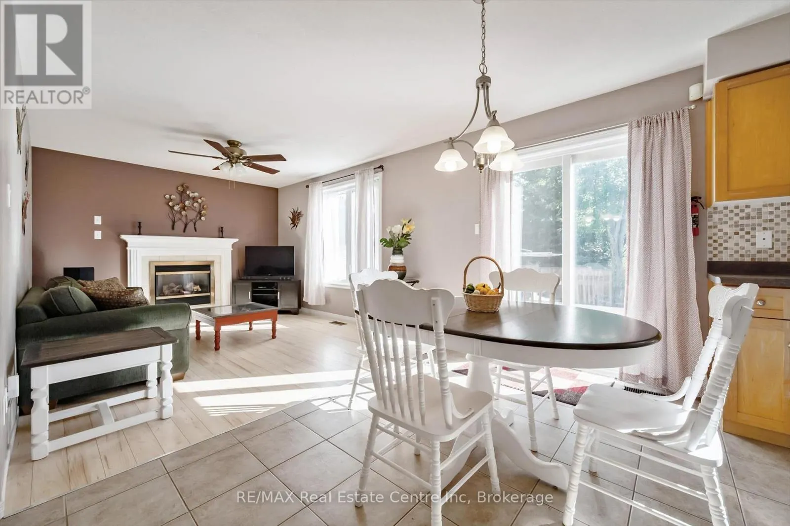 80 CLAIRFIELDS DRIVE W