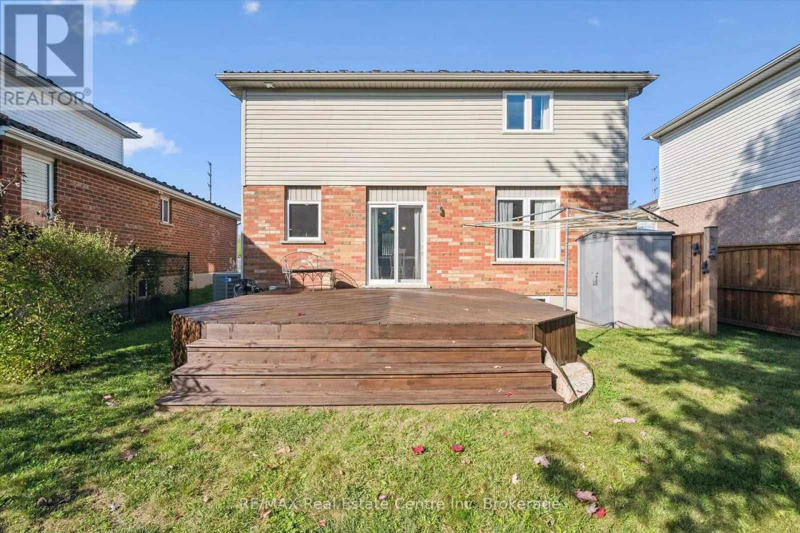 80 CLAIRFIELDS DRIVE W