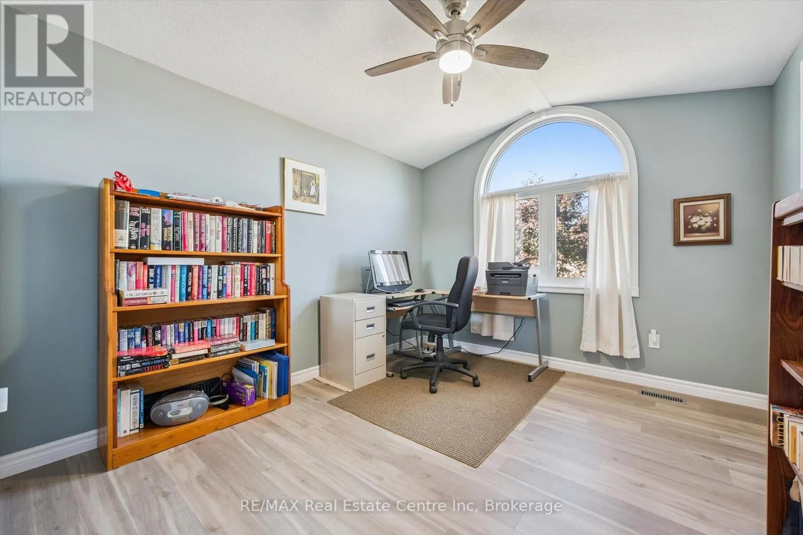 80 CLAIRFIELDS DRIVE W