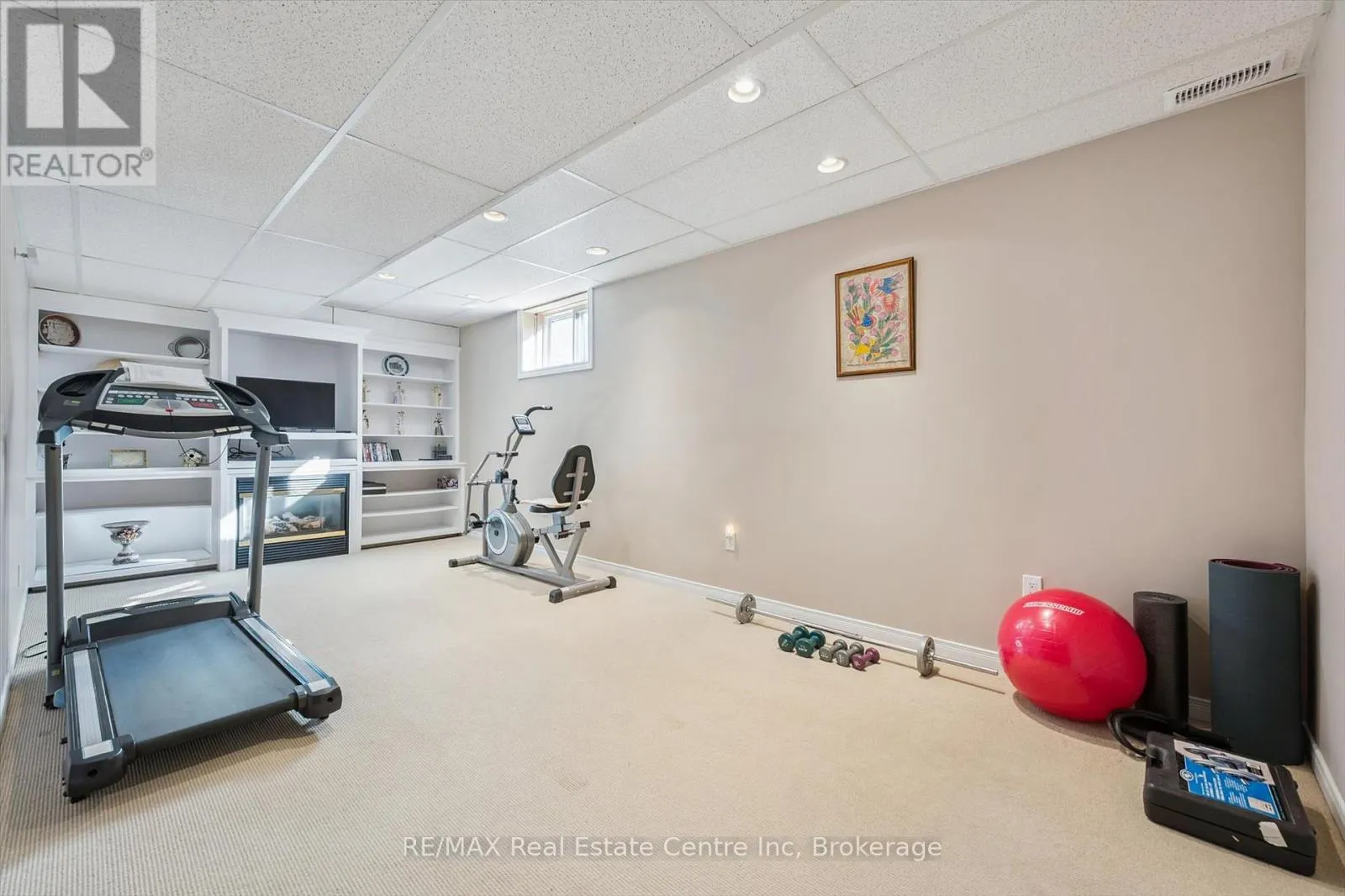 80 CLAIRFIELDS DRIVE W