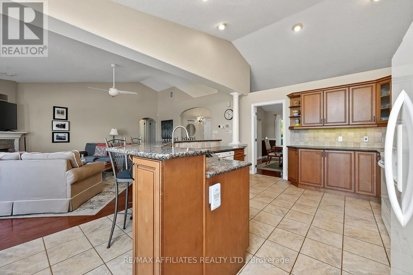 8 HORACE DRIVE