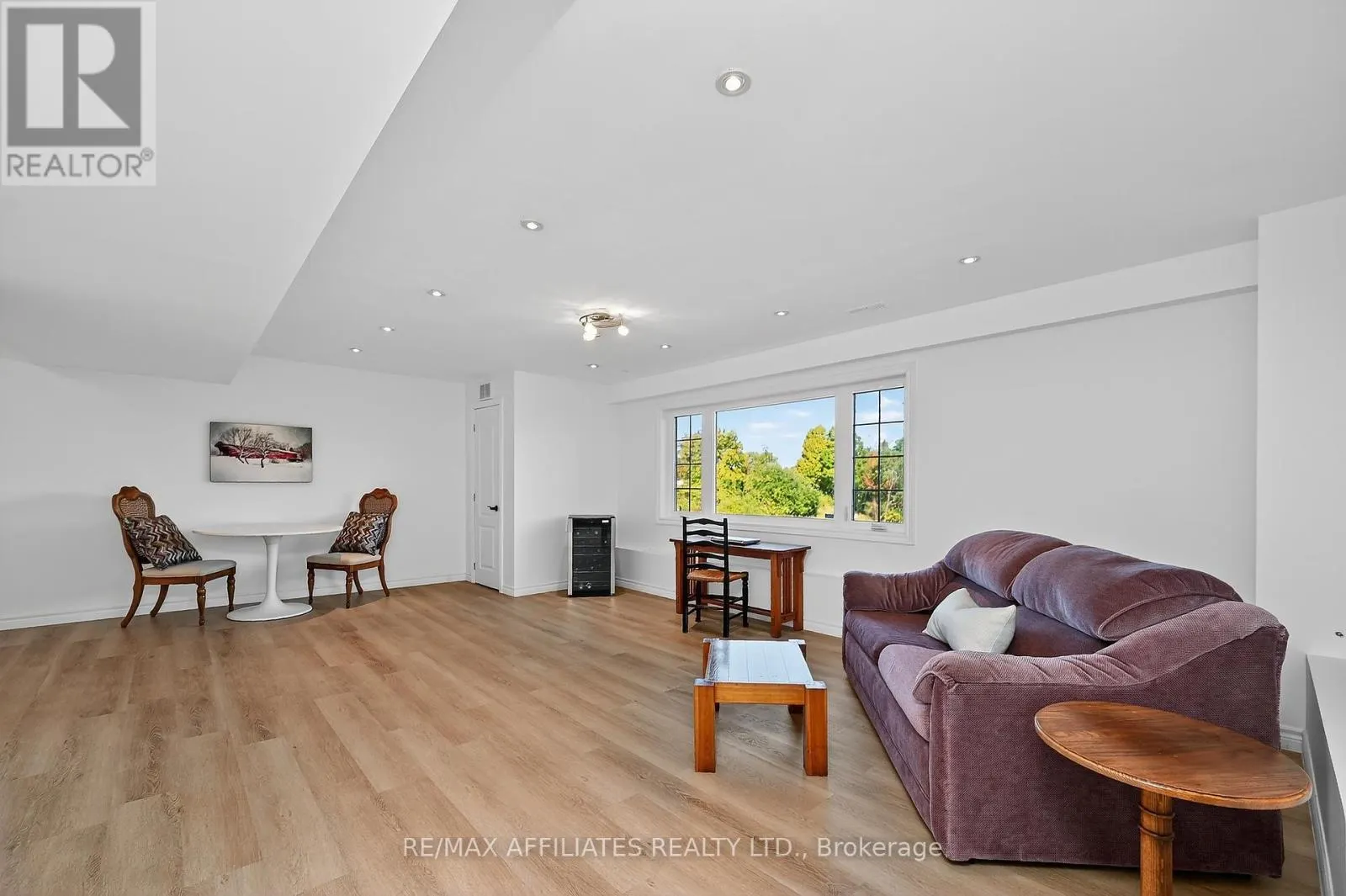 8 HORACE DRIVE