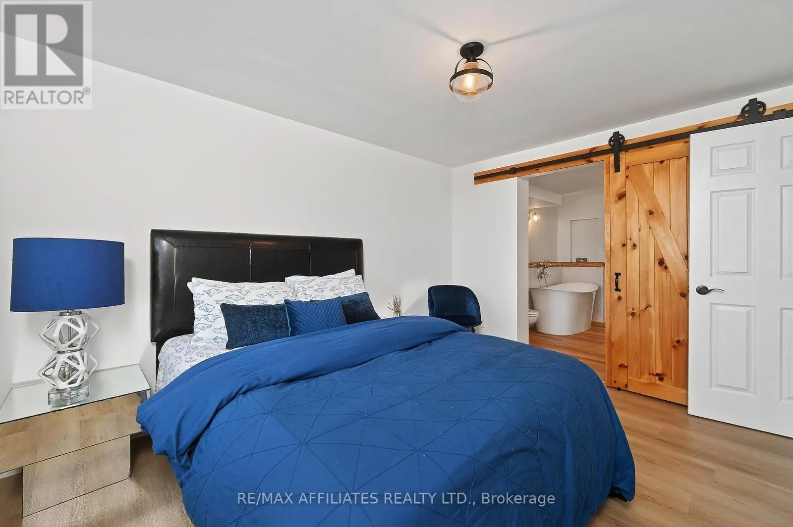 8 HORACE DRIVE