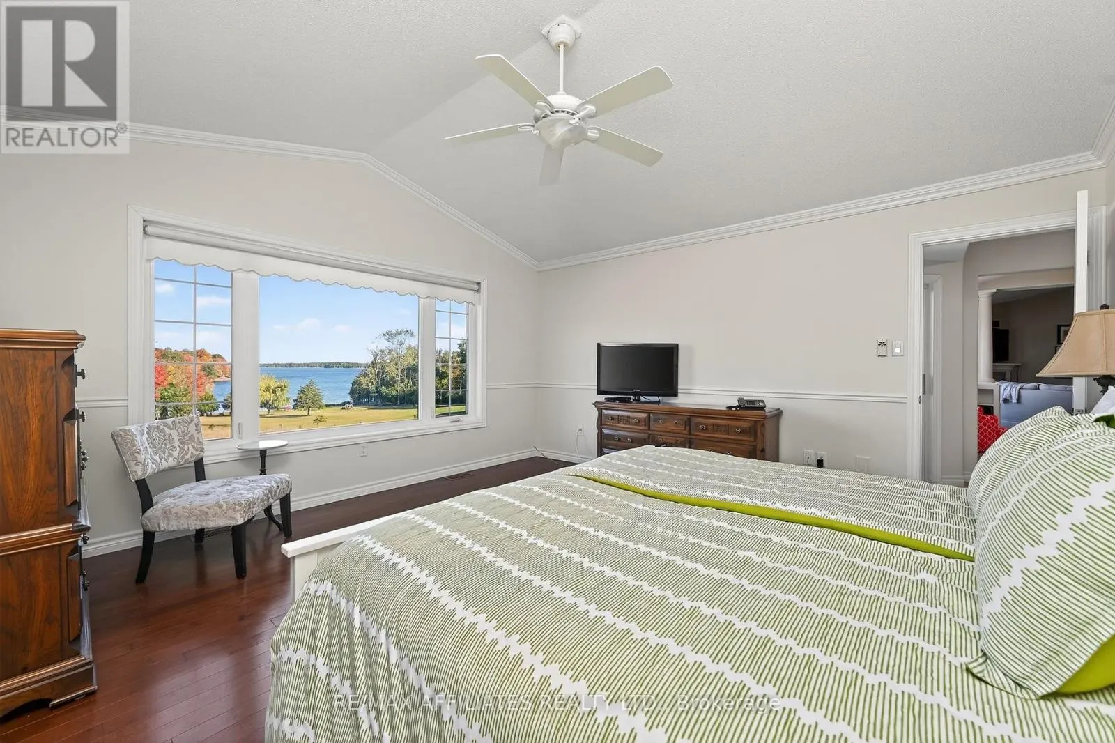 8 HORACE DRIVE