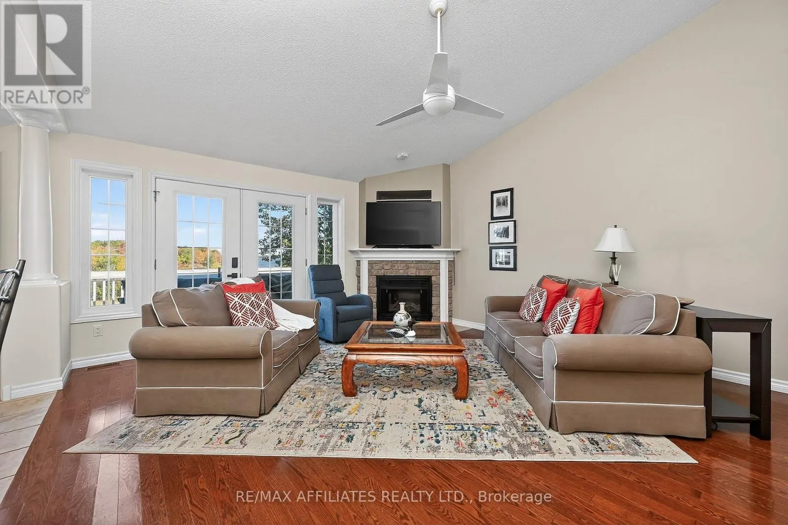 8 HORACE DRIVE