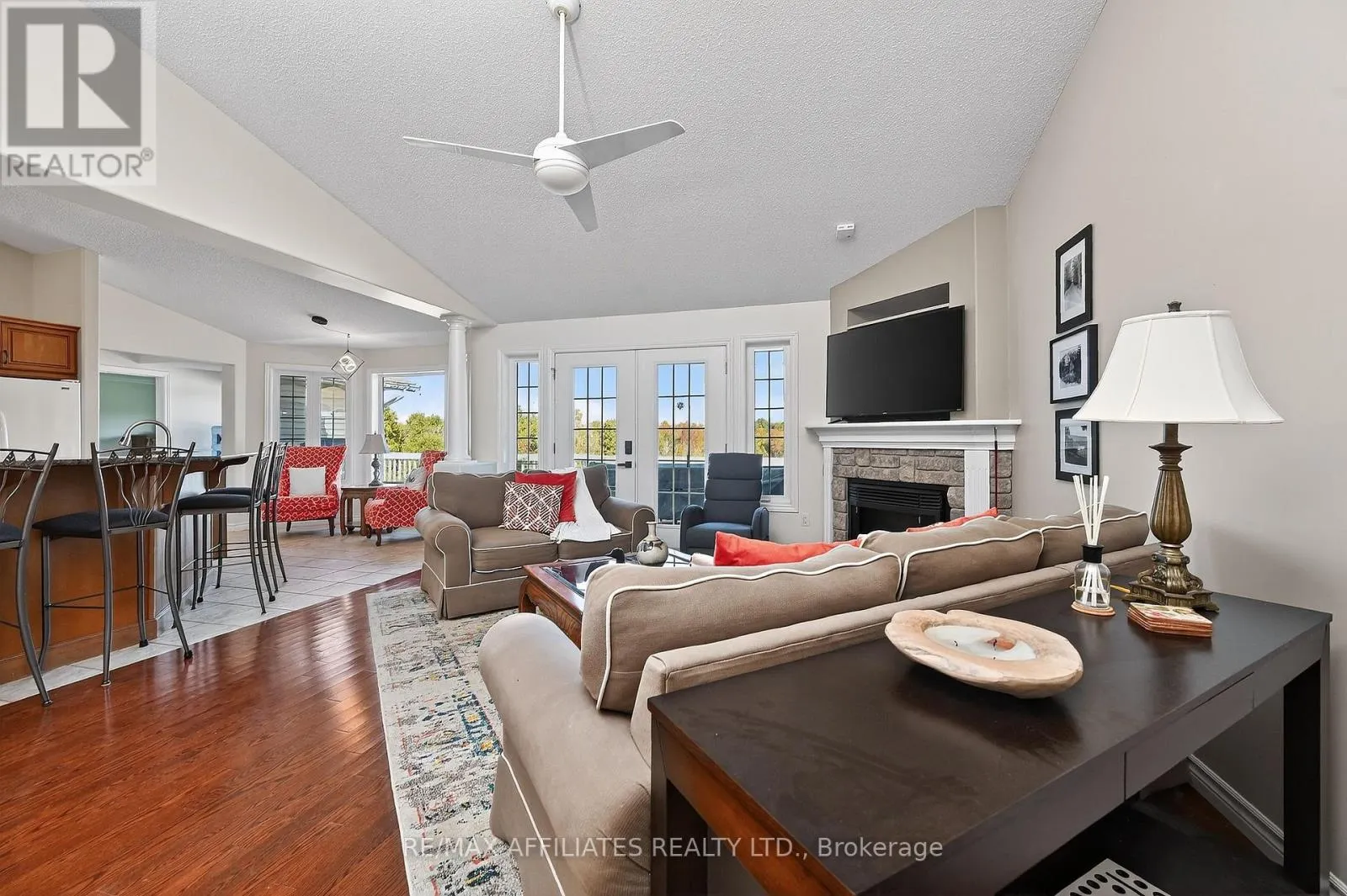 8 HORACE DRIVE