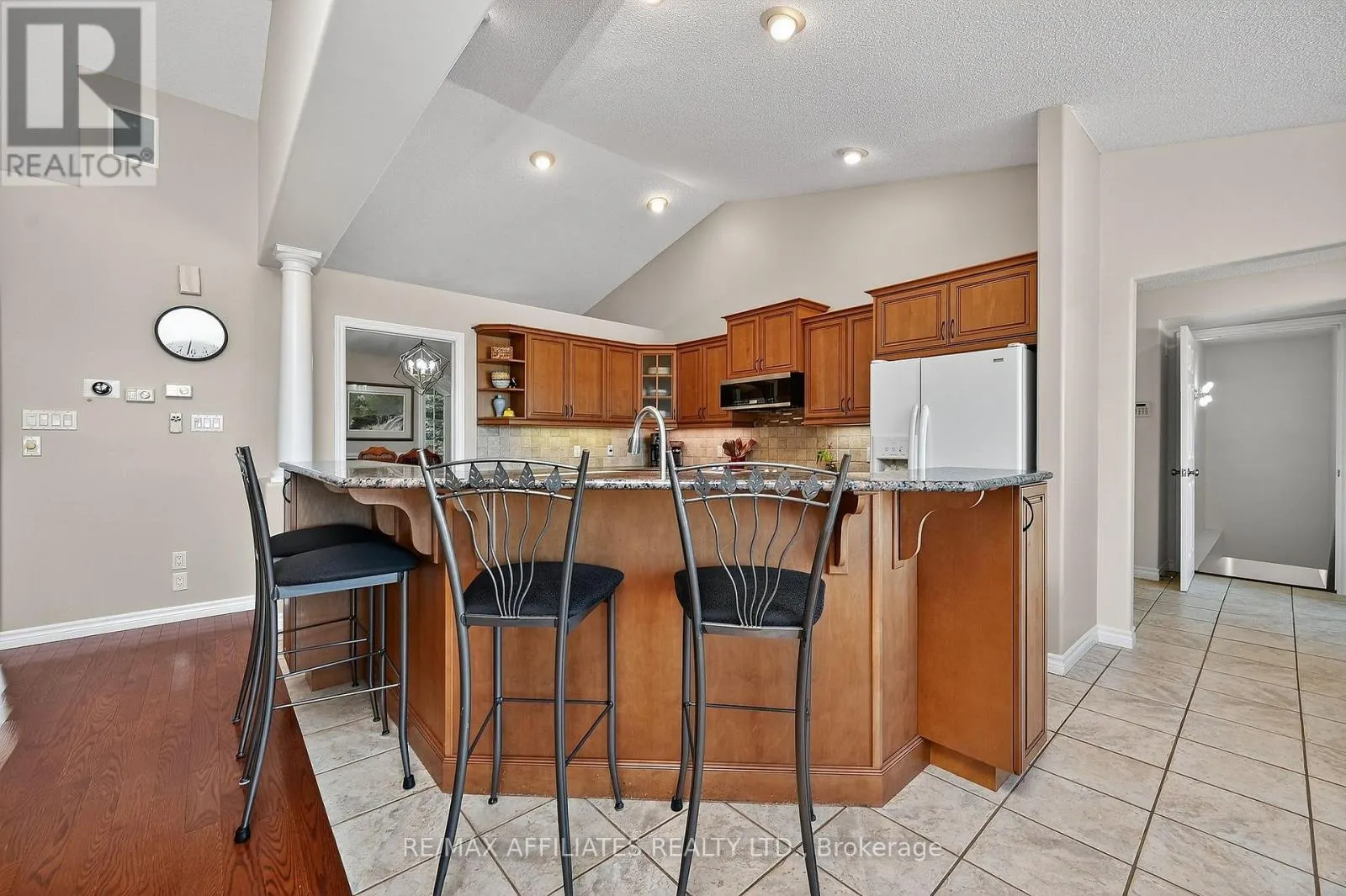 8 HORACE DRIVE