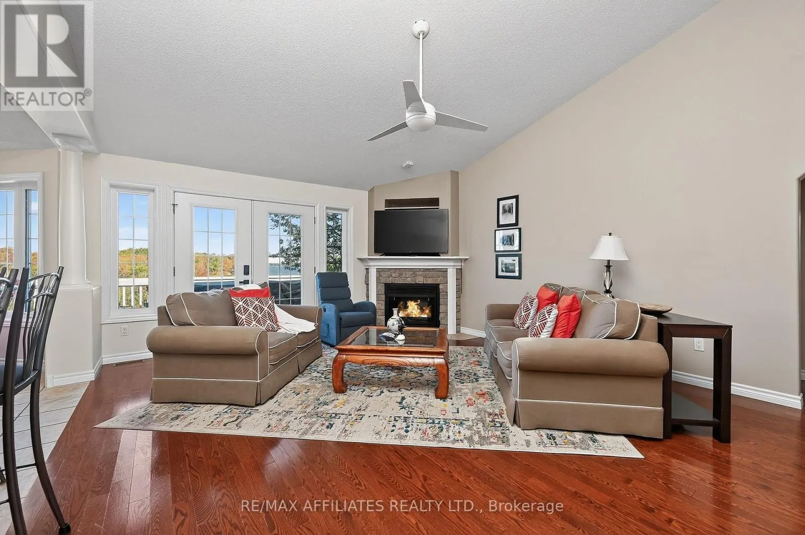 8 HORACE DRIVE