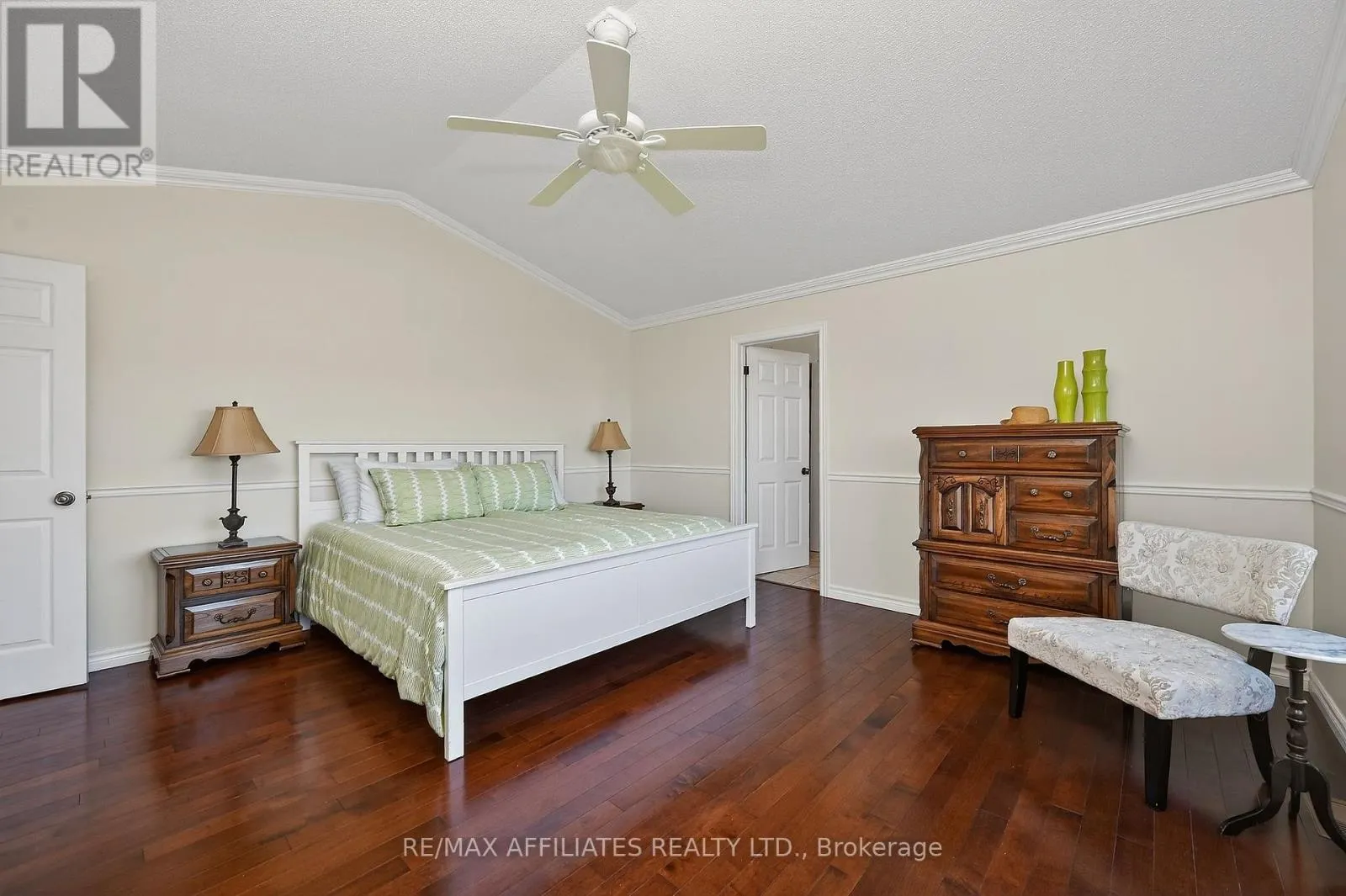 8 HORACE DRIVE