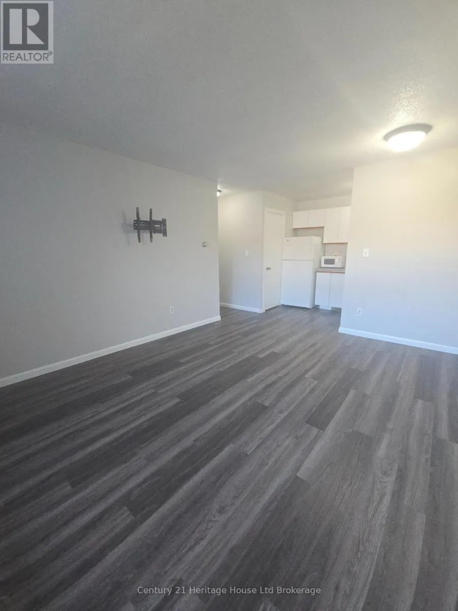 46 - 56 HIAWATHA ROAD, #46