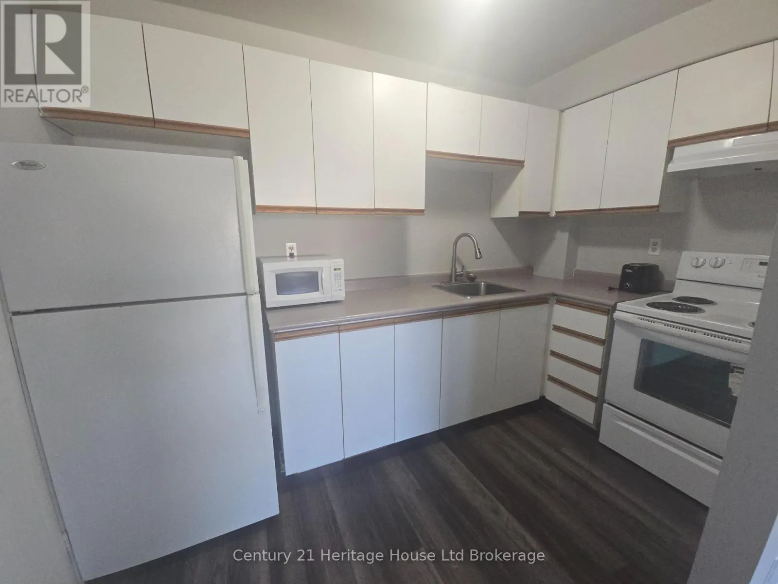 46 - 56 HIAWATHA ROAD, #46