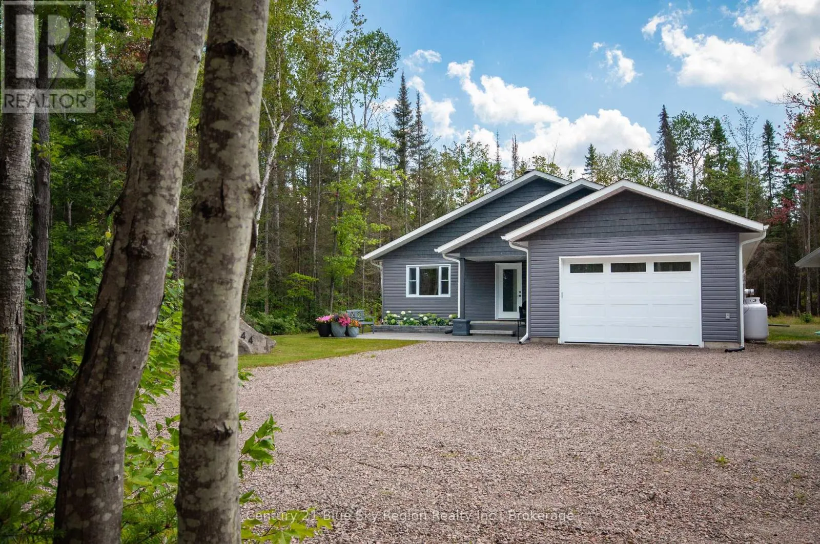 844 MACPHERSON DRIVE