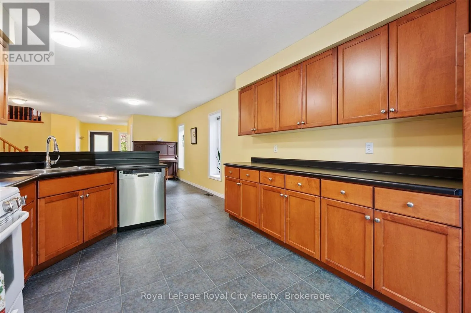 37 SHACKLETON DRIVE