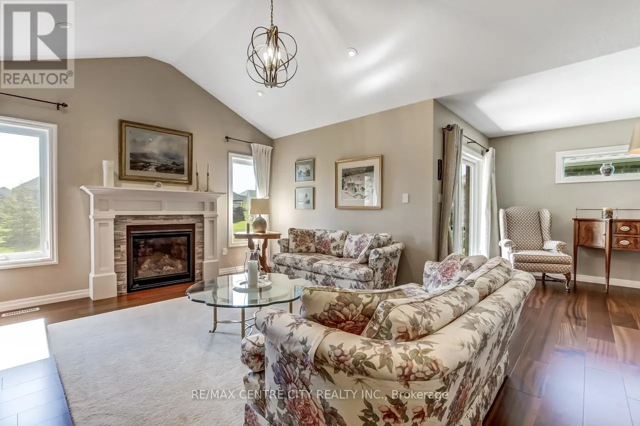 8 - 234 PEACH TREE BOULEVARD, #8