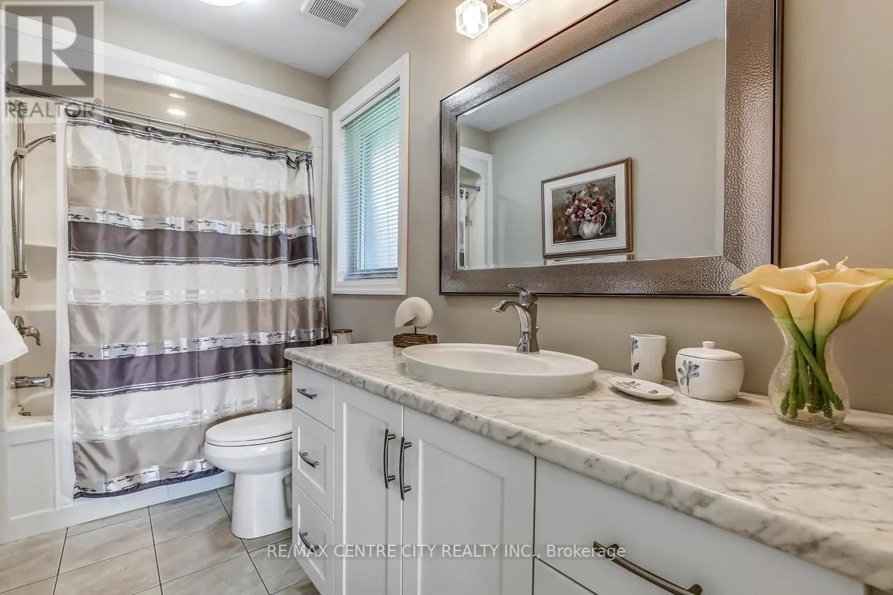 8 - 234 PEACH TREE BOULEVARD, #8