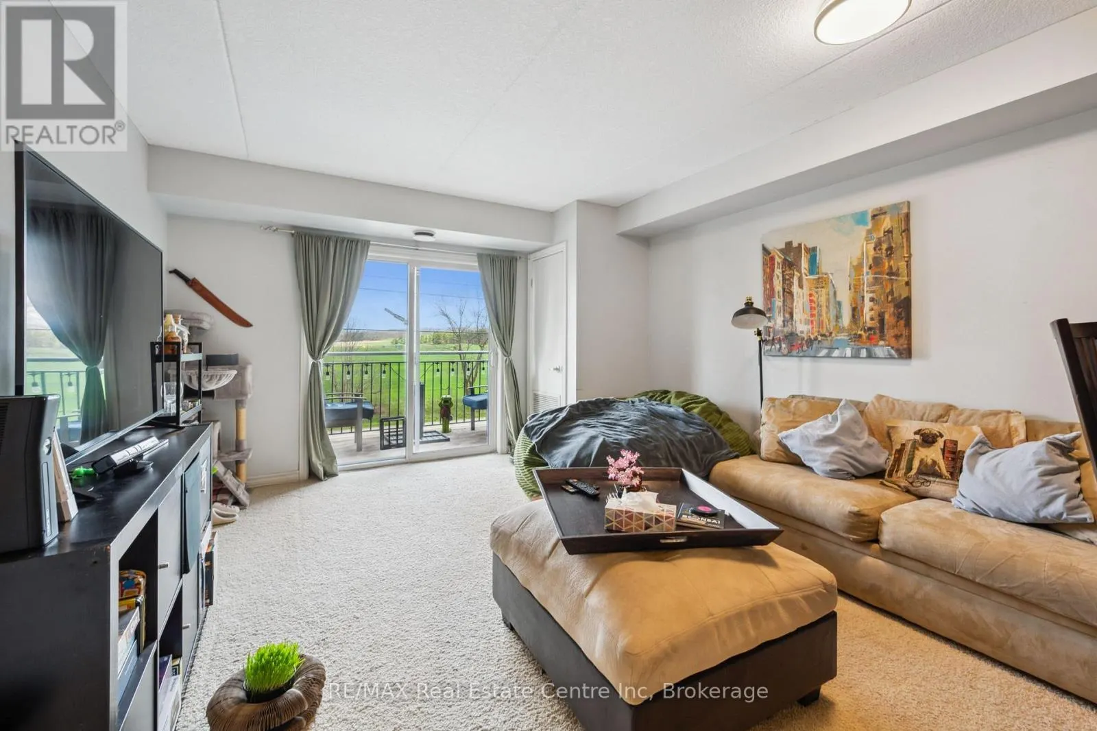 303 - 19 WATERFORD DRIVE, #303