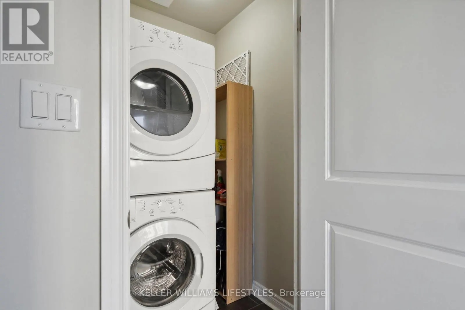 1210 - 330 RIDOUT STREET N, #1210